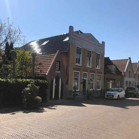 B&B Logeren Bij De Burgemeester Stad aan 't Haringvliet Esterno foto