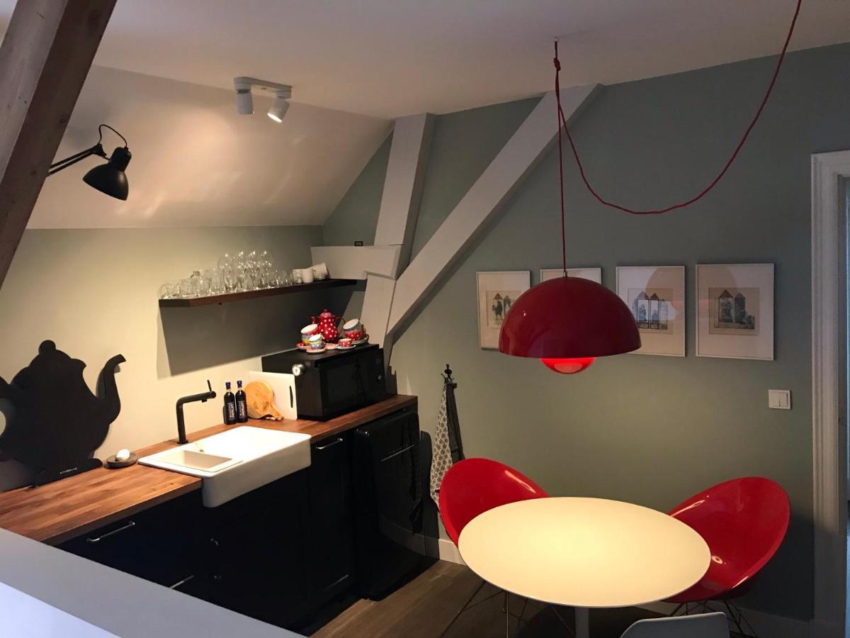 B&B Logeren Bij De Burgemeester Stad aan 't Haringvliet Esterno foto