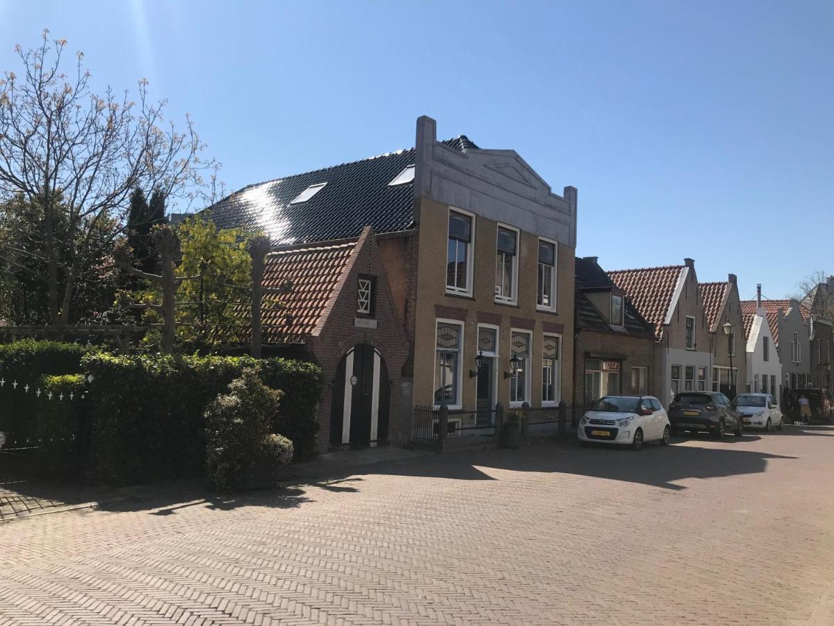 B&B Logeren Bij De Burgemeester Stad aan 't Haringvliet Esterno foto